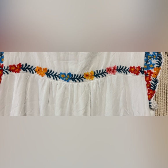 Savanna Jane Women’s Embroidered top S White Boho Peasant Floral Cottagecore - Picture 6 of 9